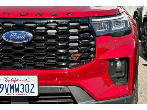 Used 2025 Ford Explorer ST RWD image 10