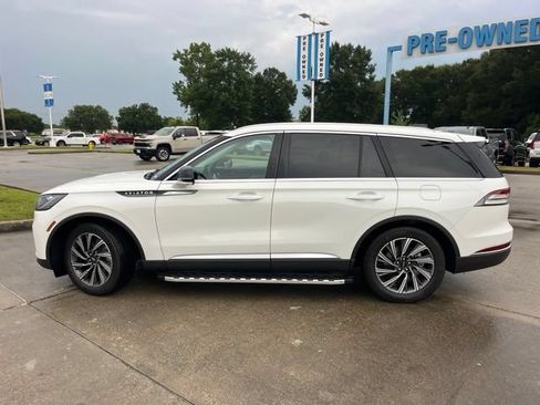 Used 2026 Lincoln Aviator 2WD image 3