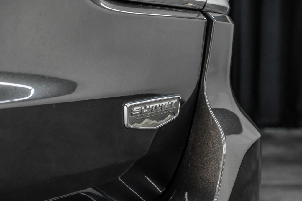 Used 2021 Jeep Grand Cherokee Summit AWD/4WD image 56