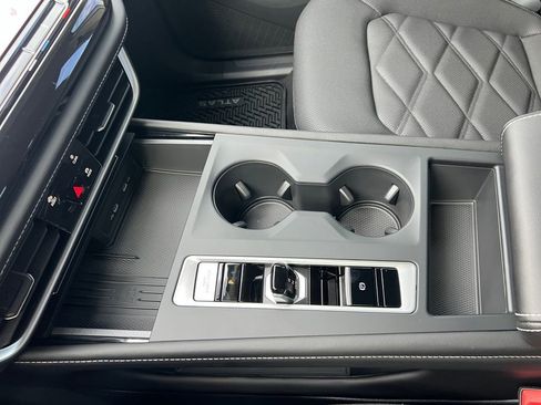 Used 2026 Volkswagen Atlas SE image 23