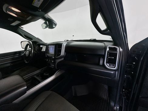 Used 2020 RAM 2500 Big Horn w/ Level 1 Equipment Group AWD/4WD image 26
