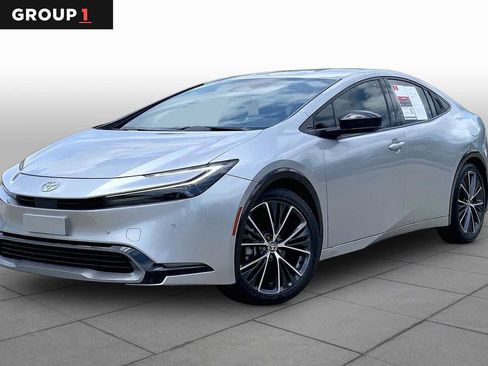 Used 2024 Toyota Prius XLE FWD image 1