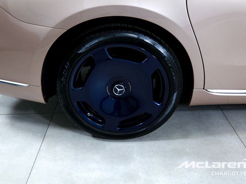 Used 2023 Mercedes-Benz Maybach S 680 4MATIC w/ Manufaktur Leather Package image 37