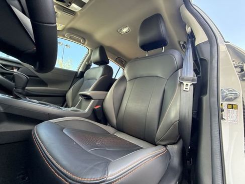 Used 2025 Subaru Crosstrek 2.5i Limited w/ Crosstrek Mirror Package image 11