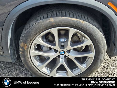 Used 2019 BMW X5 xDrive40i w/ Premium Package 2 AWD/4WD image 9