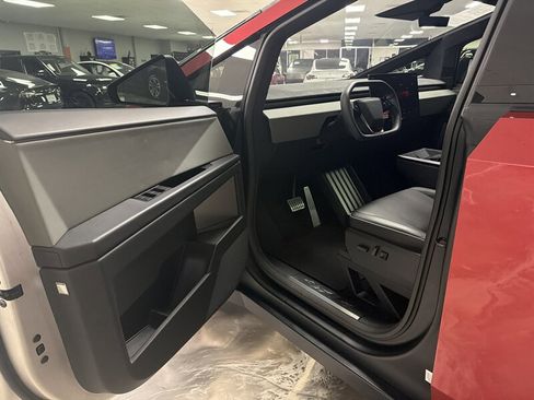 Used 2025 Tesla Cybertruck Cyberbeast AWD/4WD image 27