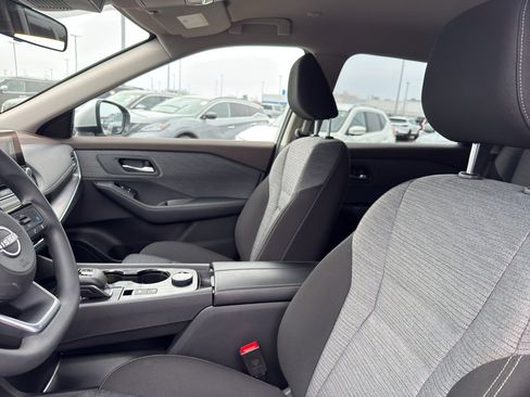 Certified 2023 Nissan Rogue SV image 26