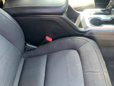 Used 2020 Chevrolet Colorado LT RWD image 17