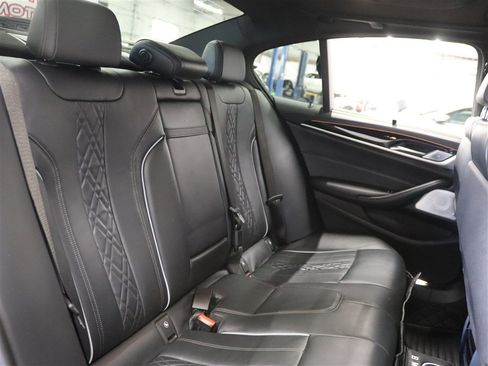 Used 2020 BMW M550i xDrive w/ Executive Package image 14