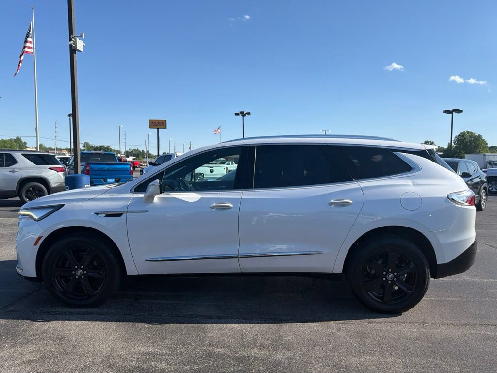 Used 2023 Buick Enclave Essence w/ Sport Touring Edition FWD image 6