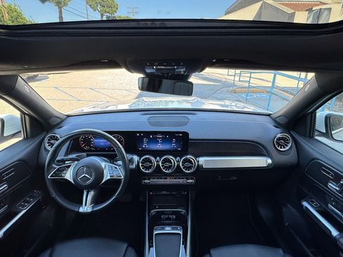 Used 2025 Mercedes-Benz GLB 250 4MATIC image 35