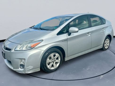 Used 2010 Toyota Prius Five image 2