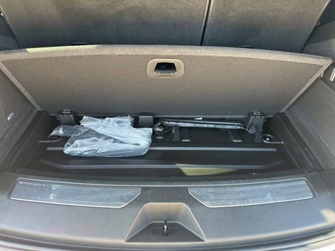 Used 2022 Cadillac Escalade Premium Luxury Platinum image 31