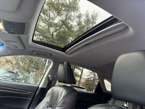 Used 2017 Lexus RX 450h AWD w/ Luxury Package image 11