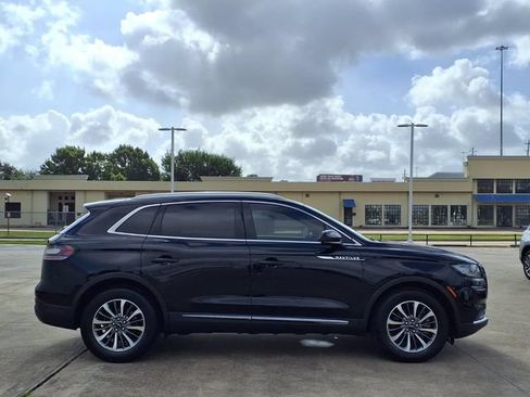Certified 2022 Lincoln Nautilus FWD w/ Premium Package image 20