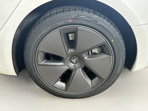 Used 2023 Tesla Model 3 Standard Range RWD image 11