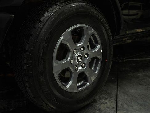 Used 2025 Ford Bronco Big Bend image 3