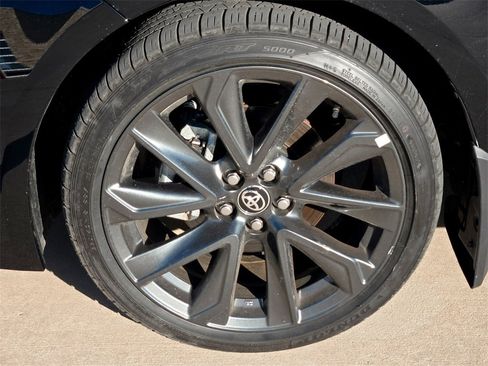 Used 2025 Toyota Corolla SE image 9