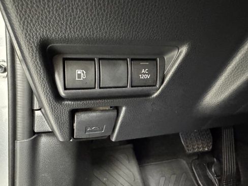 Used 2024 Toyota Prius Prime Premium image 28