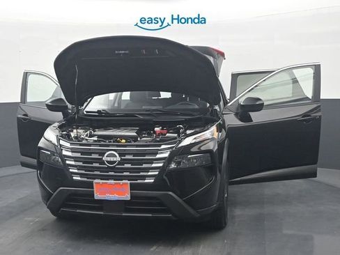 Used 2024 Nissan Rogue SV image 37