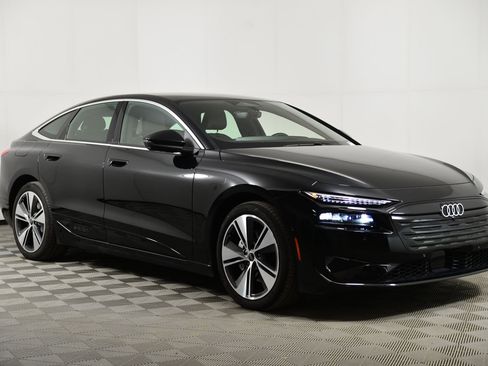 Used 2025 Audi A6 e-tron Premium Plus w/ Premium Plus image 7