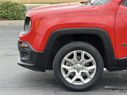Used 2018 Jeep Renegade Latitude image 11