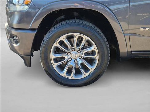Used 2022 RAM 1500 Laramie AWD/4WD image 9