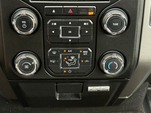 Used 2014 Ford F150 XLT w/ Equipment Group 302A Luxury AWD/4WD image 28