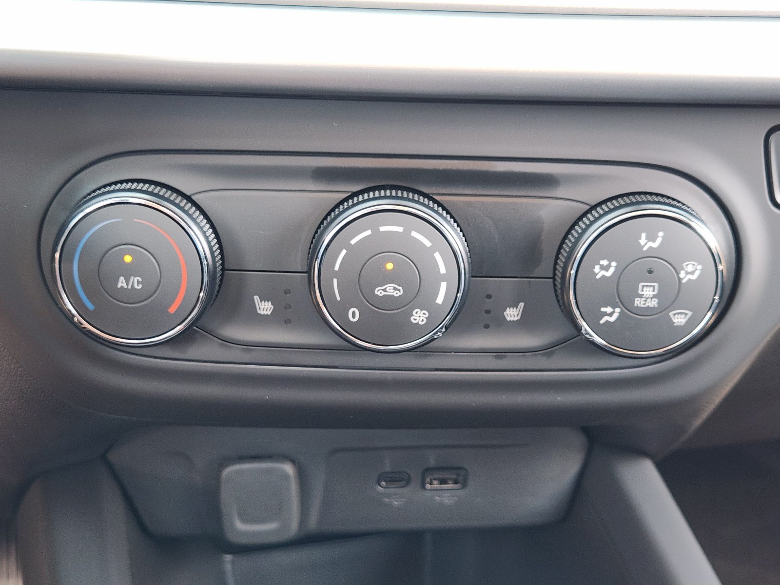 New 2026 Chevrolet Trax LS w/ LS Convenience Package FWD image 18