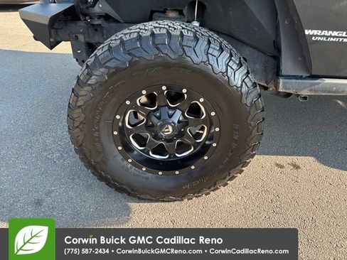 Used 2010 Jeep Wrangler Unlimited Rubicon w/ Dual Top Group AWD/4WD image 30