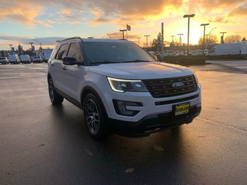 Used 2017 Ford Explorer Sport w/ Equipment Group 401A image 9