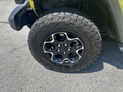 Certified 2023 Jeep Wrangler Unlimited Rubicon 4xe w/ Cold Weather Group AWD/4WD image 10