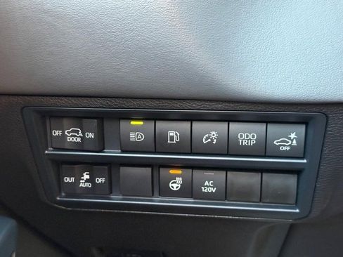 Used 2026 Toyota Sequoia Capstone image 31