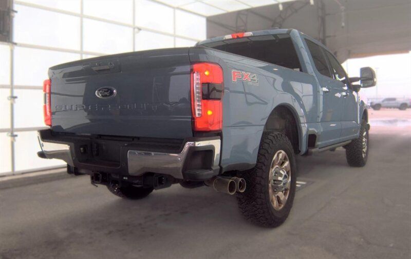 Used 2023 Ford F350 Lariat w/ Chrome Package AWD/4WD image 3