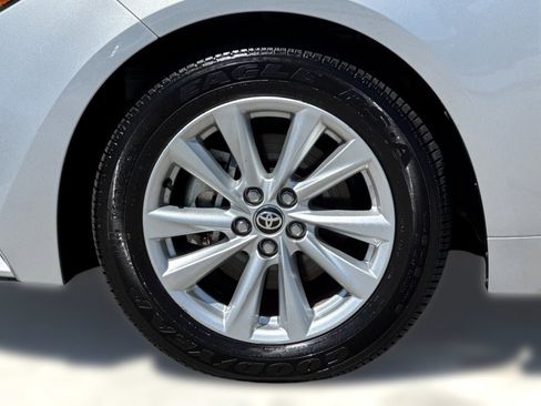 Used 2024 Toyota Corolla LE w/ LE Convenience Package FWD image 12