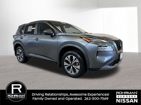 Certified 2022 Nissan Rogue SV image 3