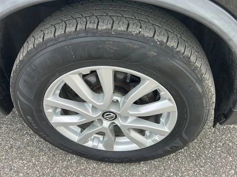 Used 2019 Nissan Rogue SV AWD/4WD image 30