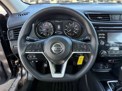 Used 2017 Nissan Rogue S AWD/4WD image 18