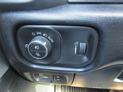 Used 2021 RAM 1500 Big Horn image 29