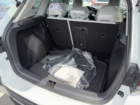New 2026 Volkswagen Taos SE FWD image 26