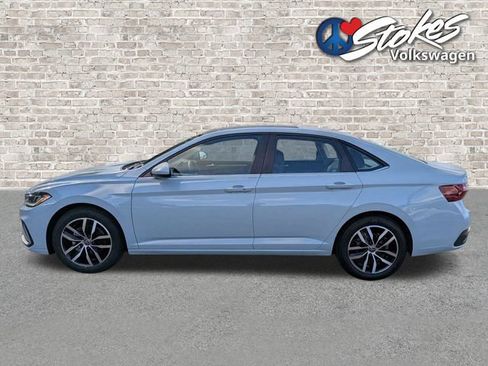 Certified 2026 Volkswagen Jetta SE FWD image 7
