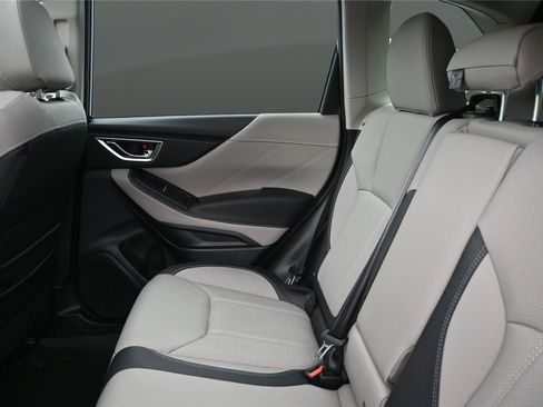 Used 2023 Subaru Forester Limited AWD/4WD image 14