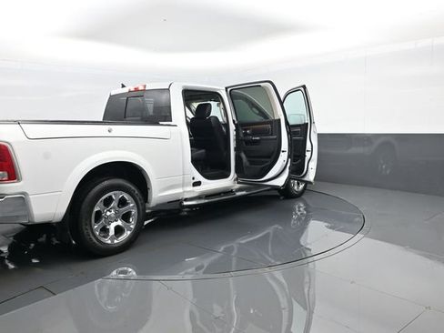 Used 2018 RAM 1500 Laramie image 31