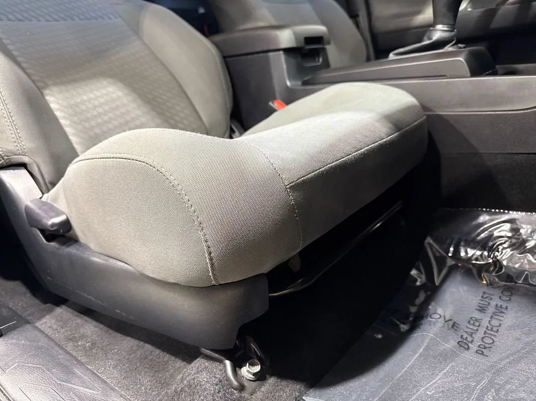 Used 2022 Toyota Tacoma SR AWD/4WD image 79
