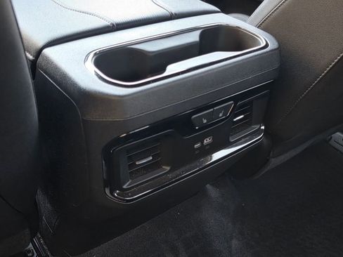 Used 2024 GMC Sierra 1500 AT4 w/ Technology Package AWD/4WD image 21
