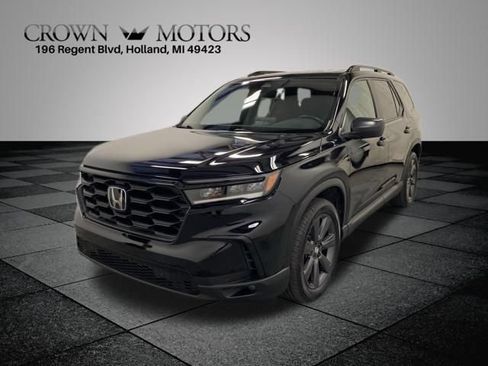 Used 2023 Honda Pilot Sport image 3