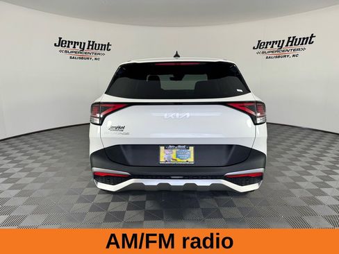 Used 2025 Kia Sportage LX image 9