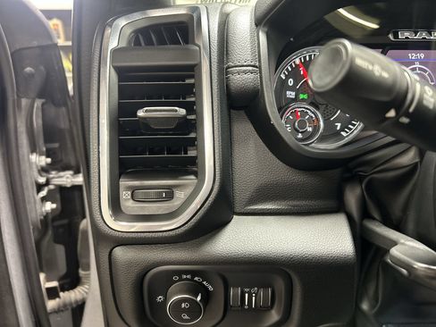 Used 2024 RAM 1500 Laramie AWD/4WD image 19