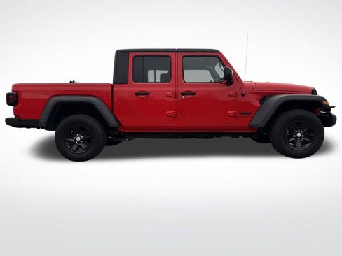 Certified 2023 Jeep Gladiator Sport image 2