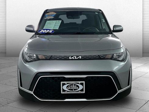 Used 2025 Kia Soul LX FWD image 2